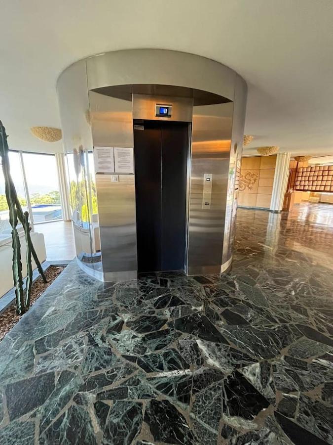 Apartment Dragonniere, Superbe 2p Vue Parc Et Piscine, Pres De Monaco *